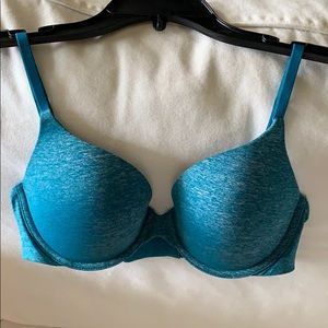Victoria’s Secret padded bra 34C